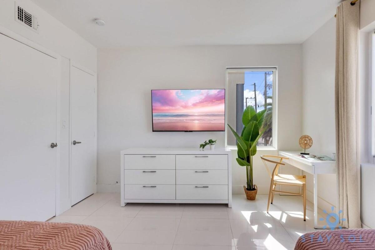 Free Parking, Bay View, Pool, Step To Beach 할리우드 외부 사진